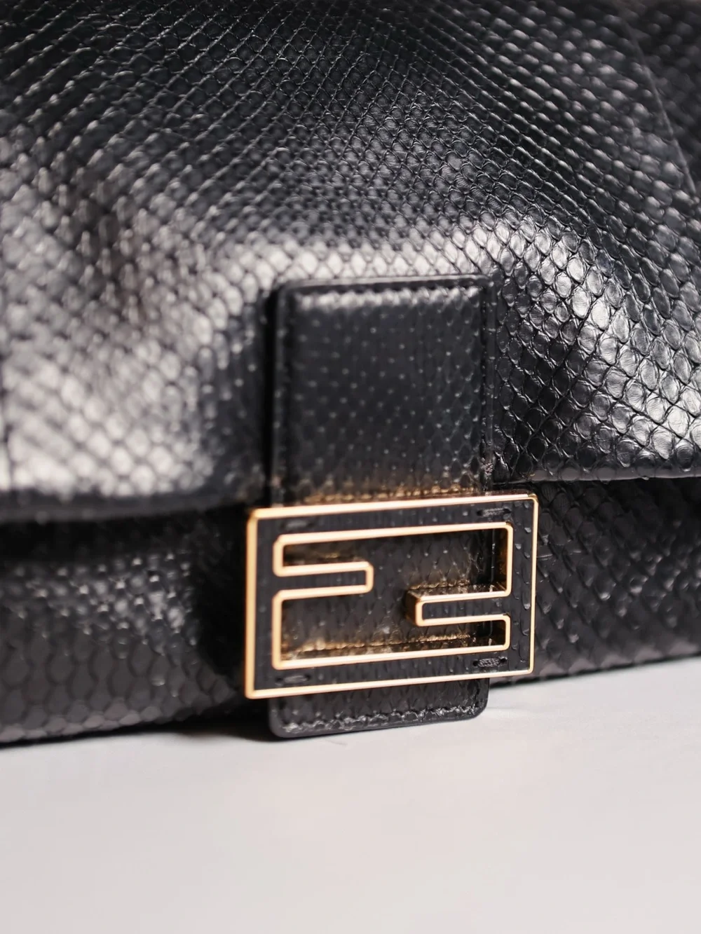Fendi MAMMA BAGUETTE MEDIUM  Black python leather bag